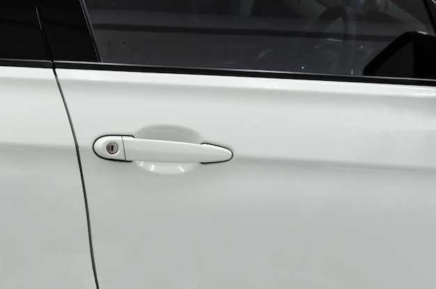 Изучение конструкции двери и ее особенностей