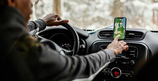 Подключение через USB или AUX-разъем