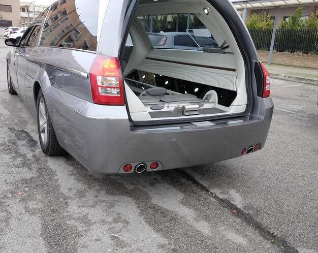 Отсоединение элемента кузова от кузовной плиты